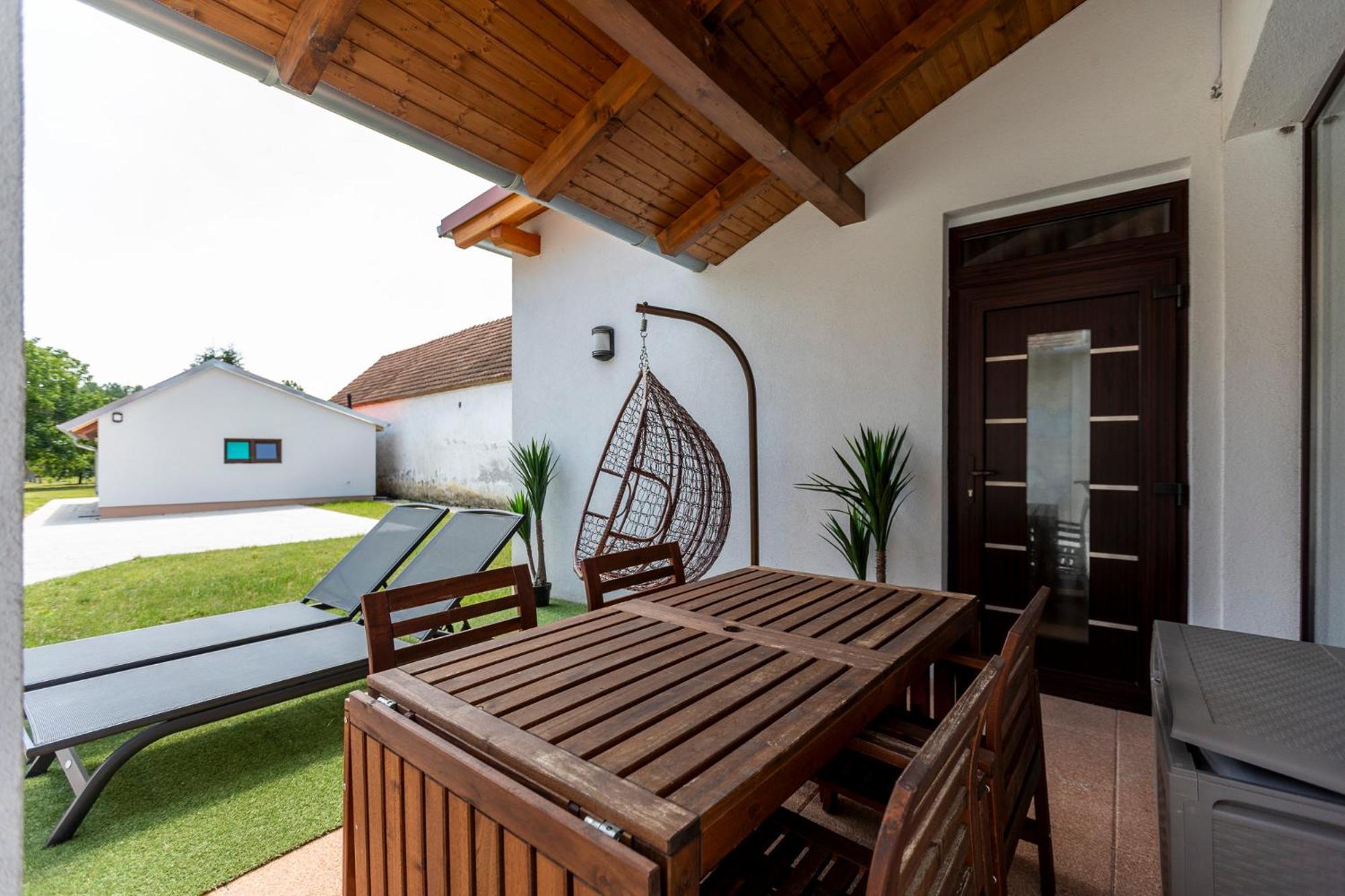 Park Apartman Sarrod Extérieur photo
