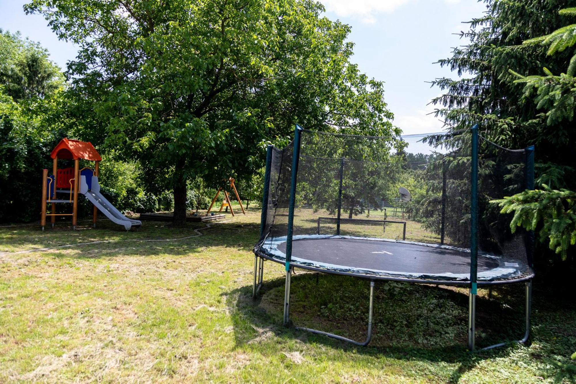 Park Apartman Sarrod Extérieur photo