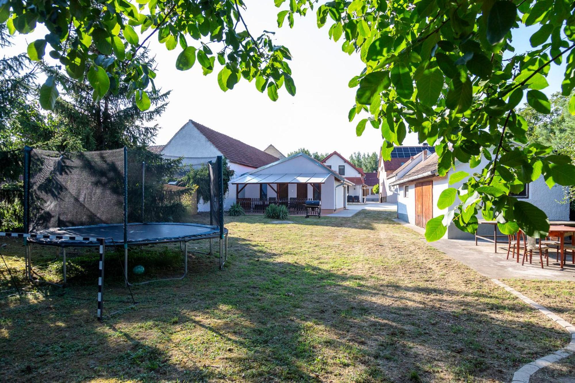 Park Apartman Sarrod Extérieur photo