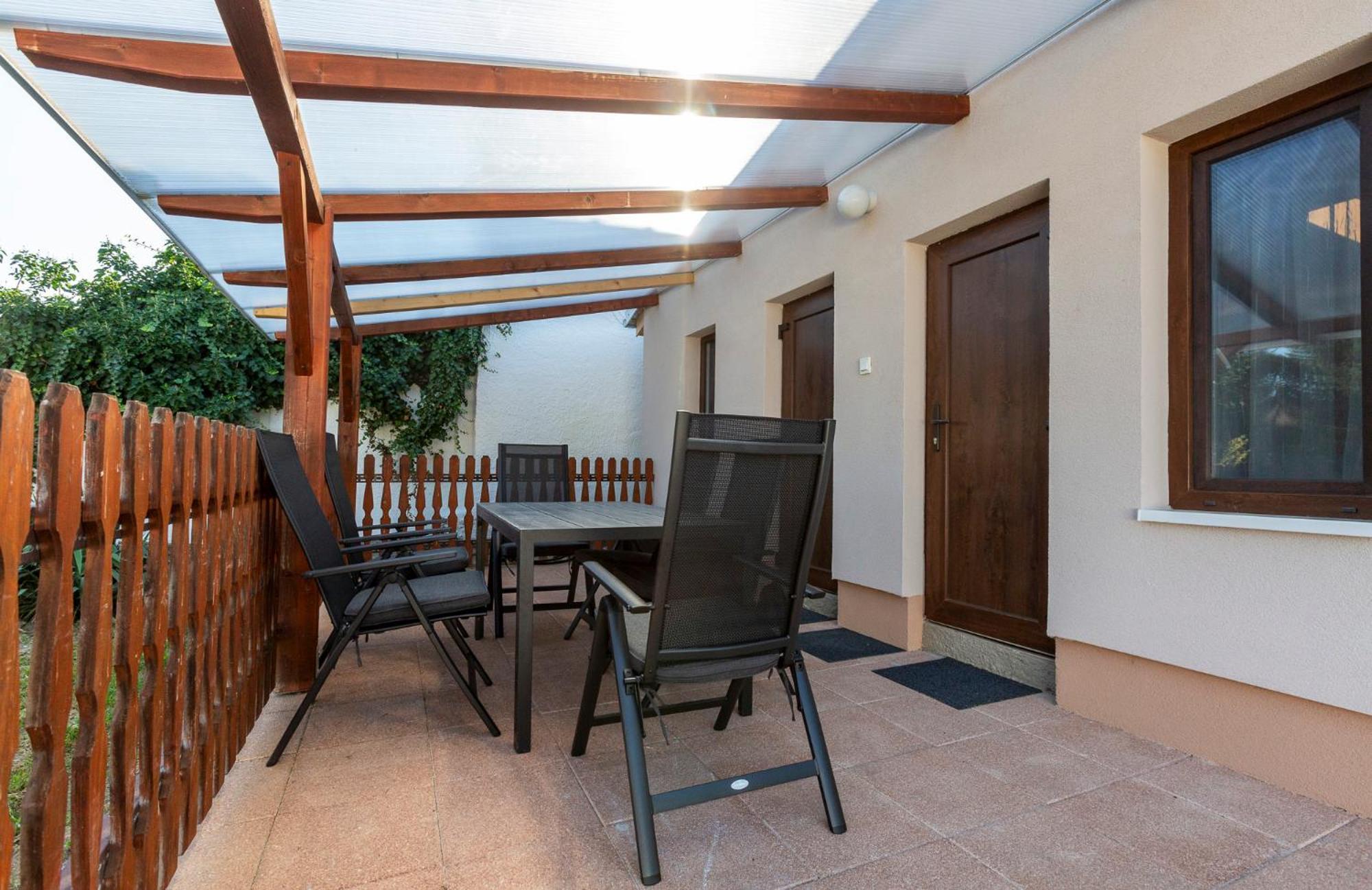 Park Apartman Sarrod Extérieur photo